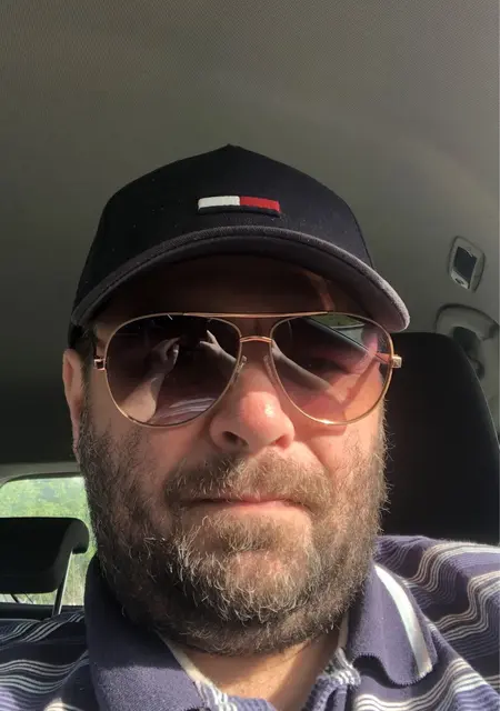 Игорь из Познани, мне 43, познакомлюсь для открытые отношения