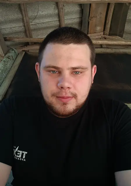 Я Кирилл, 24, из Светлогорска, ищу знакомства на одну ночь