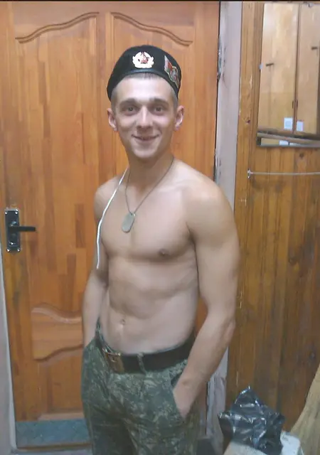 Павел из Толочина, мне 34, познакомлюсь для приятного времяпровождения