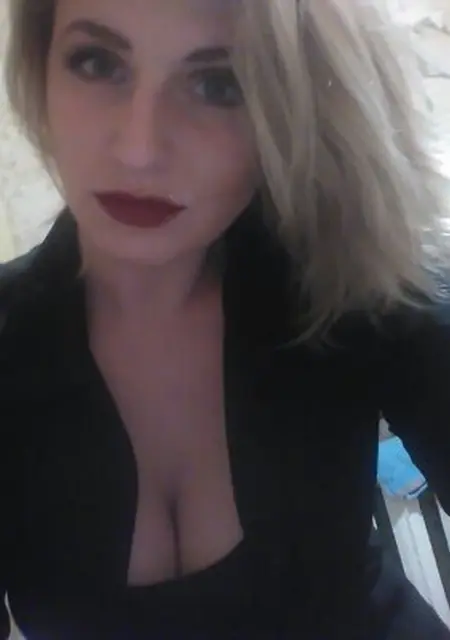 Регина з Маріуполь, шукаю на сайті знайомства на одну ніч