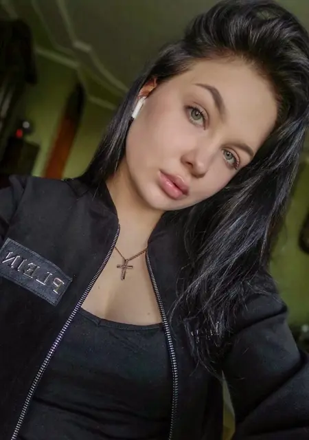 Я Ира, 30 років з Горлівка, шукаю знайомство для спілкування