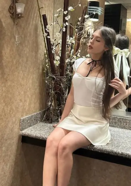 Я Василина, 18 років, знайомлюсь на одну ніч у Жовті Води